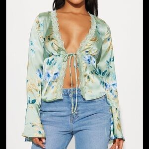 Fashion Nova Women’s Lets Make it Official Lace Floral Tie-Front Top NWT